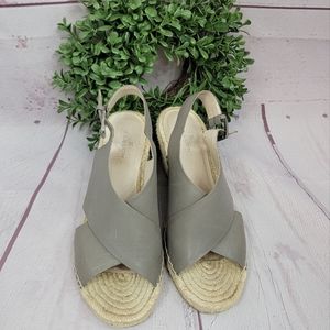 Caslon grey wedge 7.5